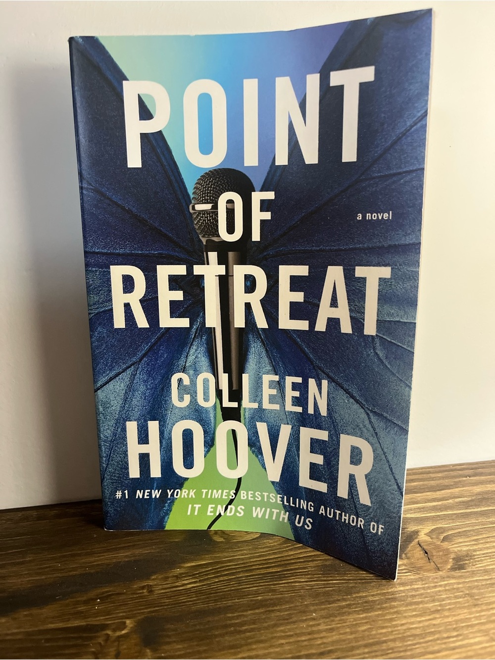 Point of Retreat by Colleen Hoover - Blue Paperback Novel